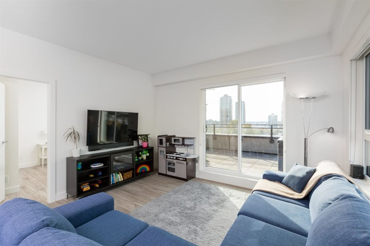 4468 Dawson St, PH501