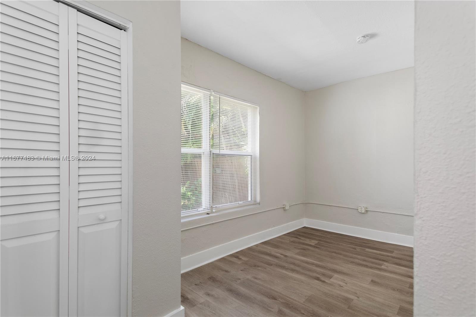 503 Avenida Hermosa, West Palm Beach, FL 33405