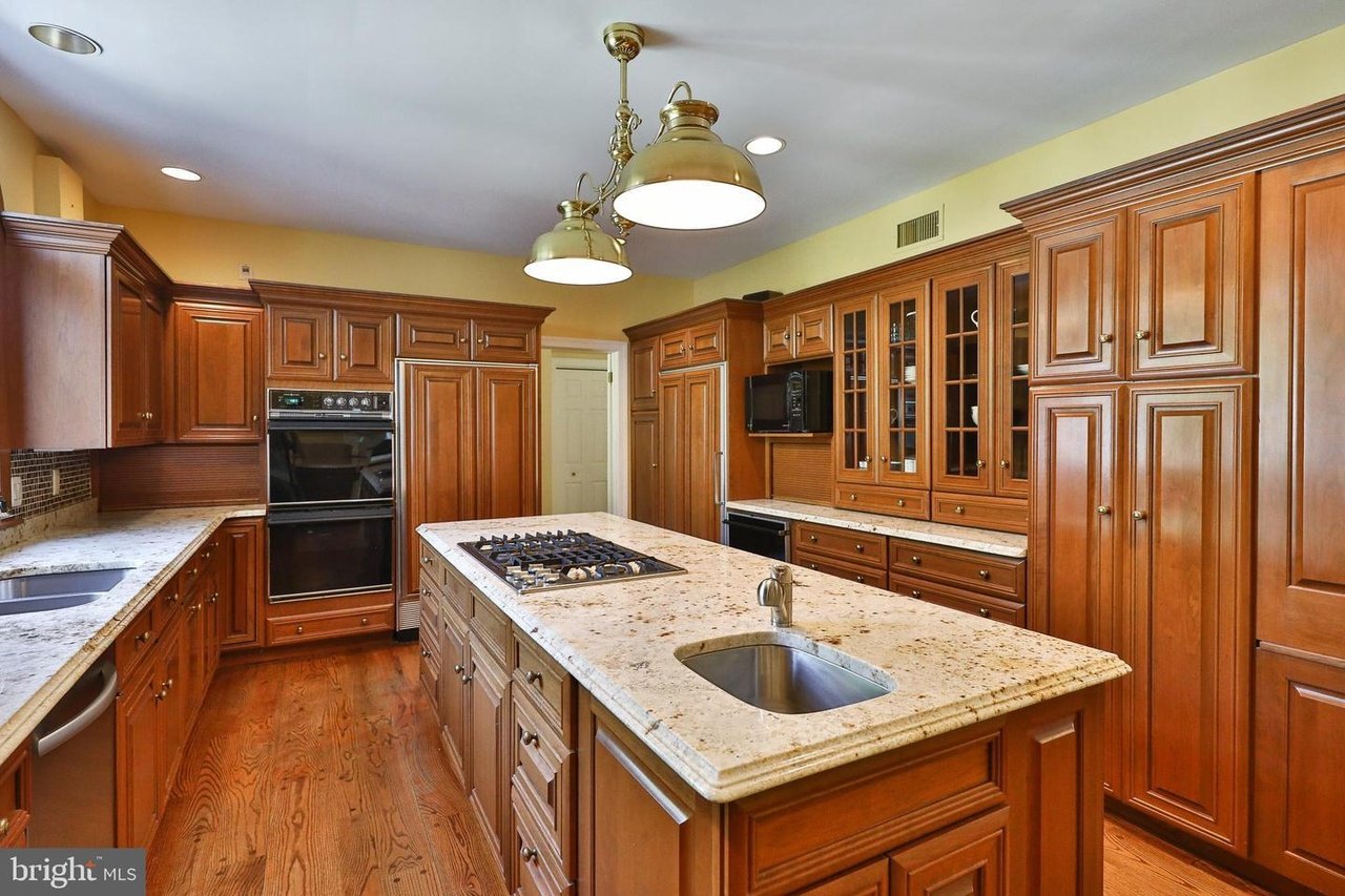 1345 Fording Brook Rd