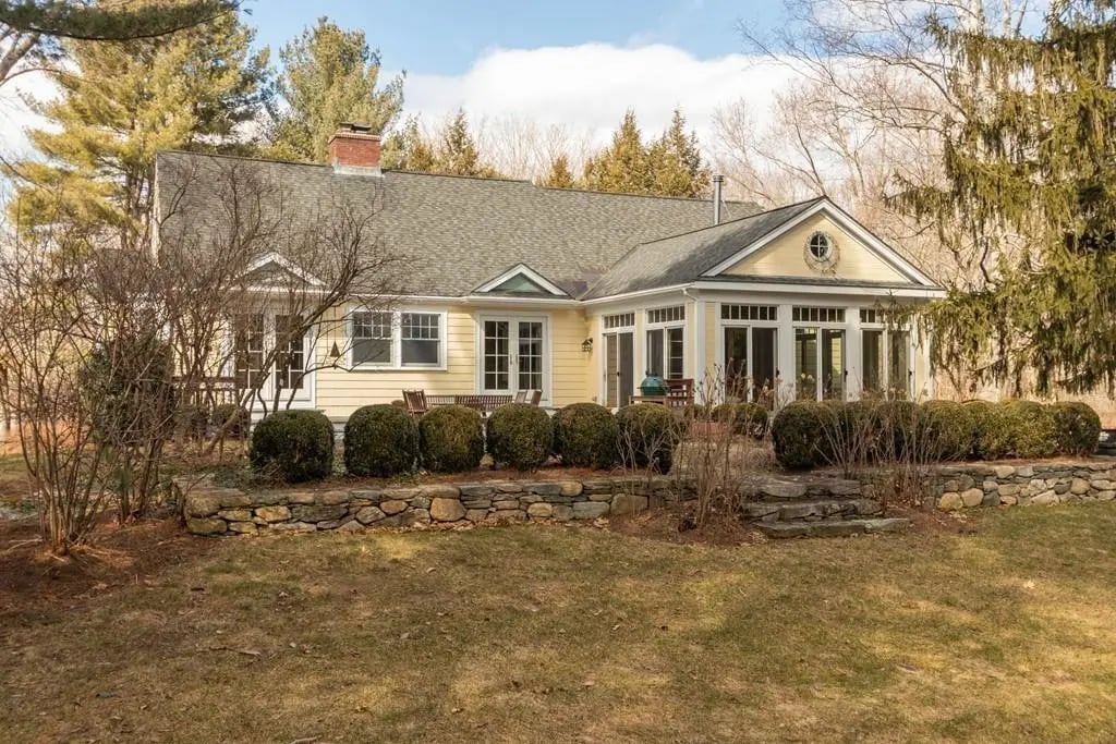 444 Strawberry Hill Rd