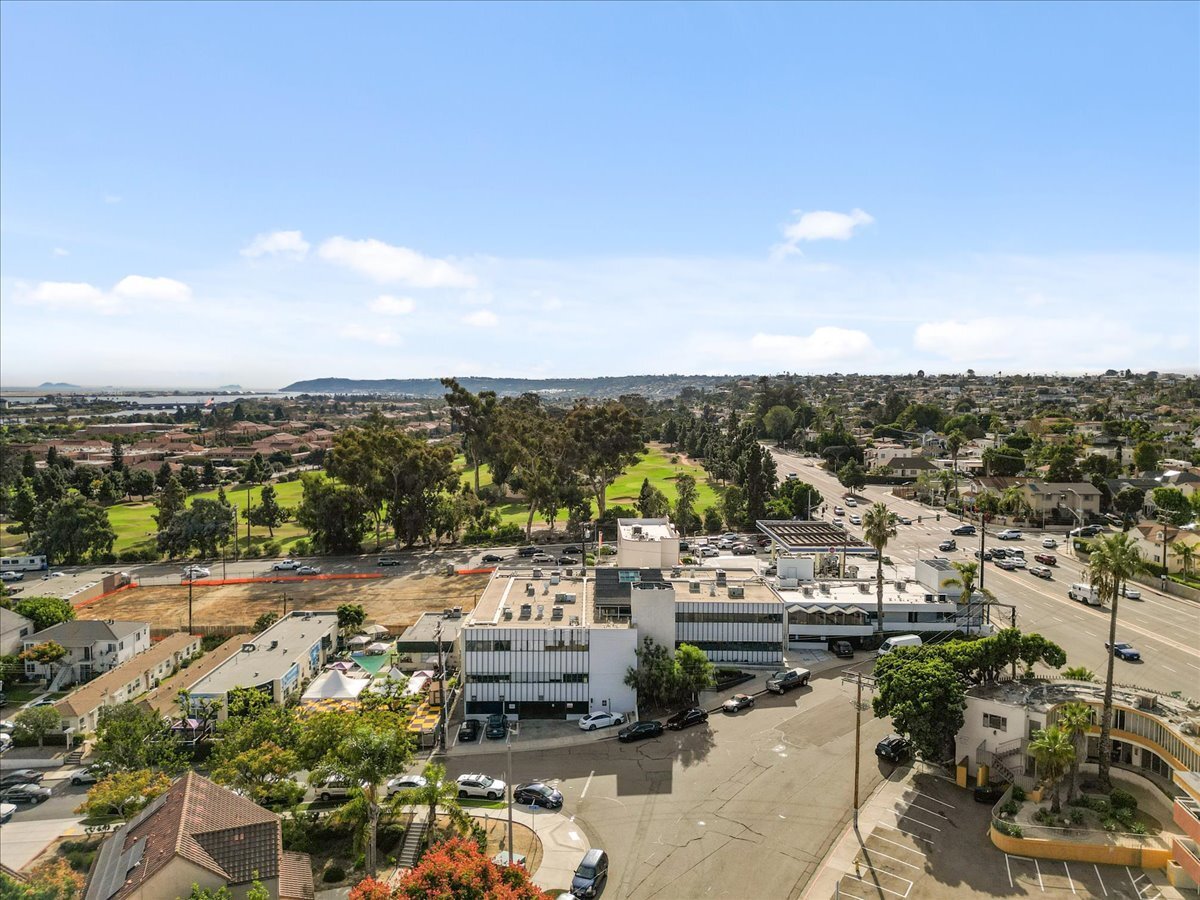 3065 Rosecrans Pl - Loma Starr