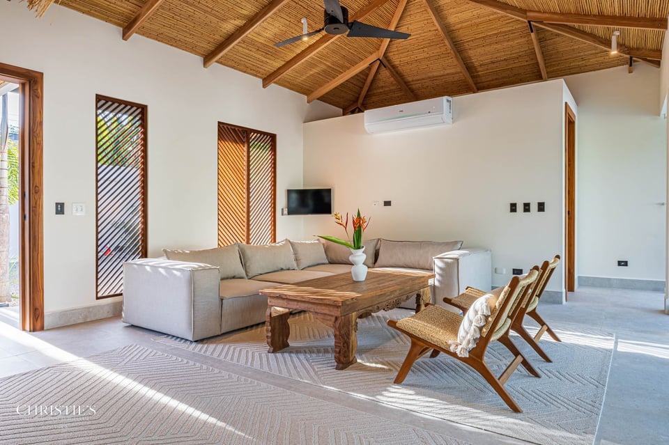 Casa Ohana – Comtemporary Luxury Villa, Steps from the Beach