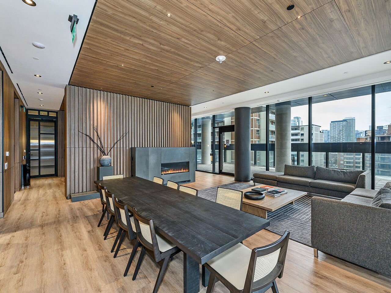 55 Charles St E Unit: 2604