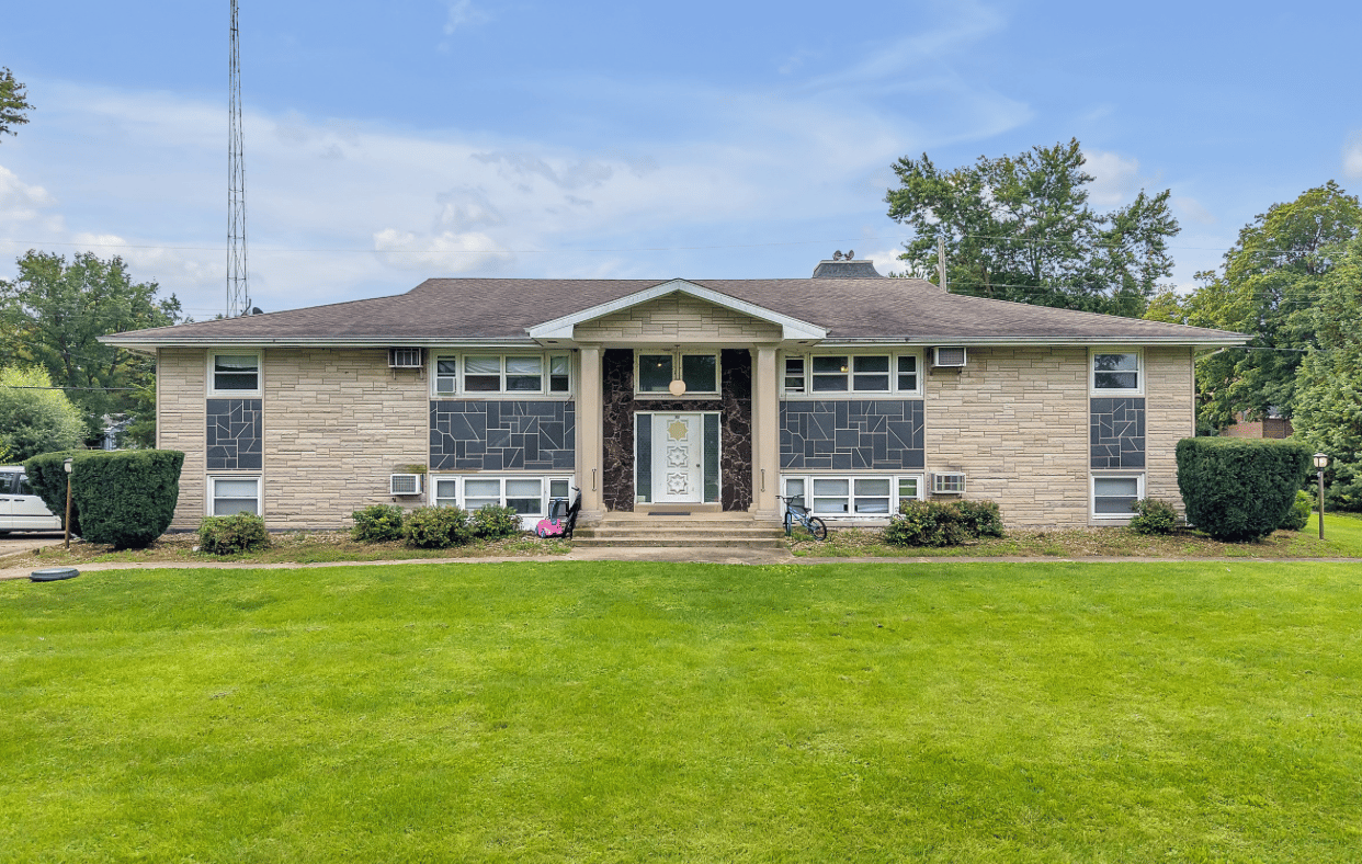 100 E Market Street, Piper City, IL