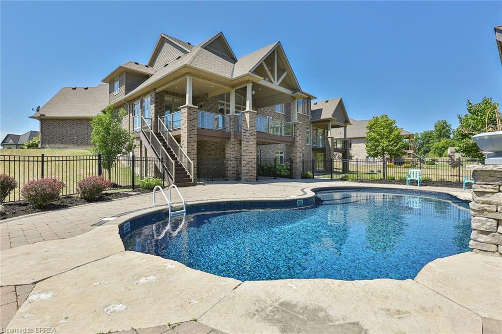16 Westlake Blvd