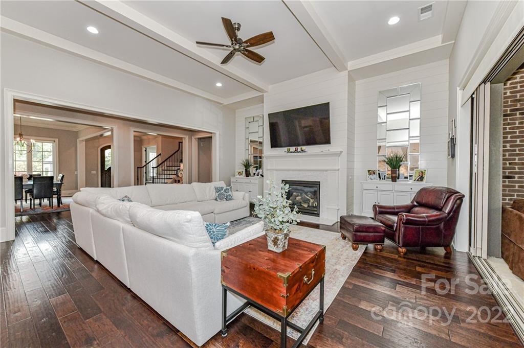 21209 Olde Quarry Ln