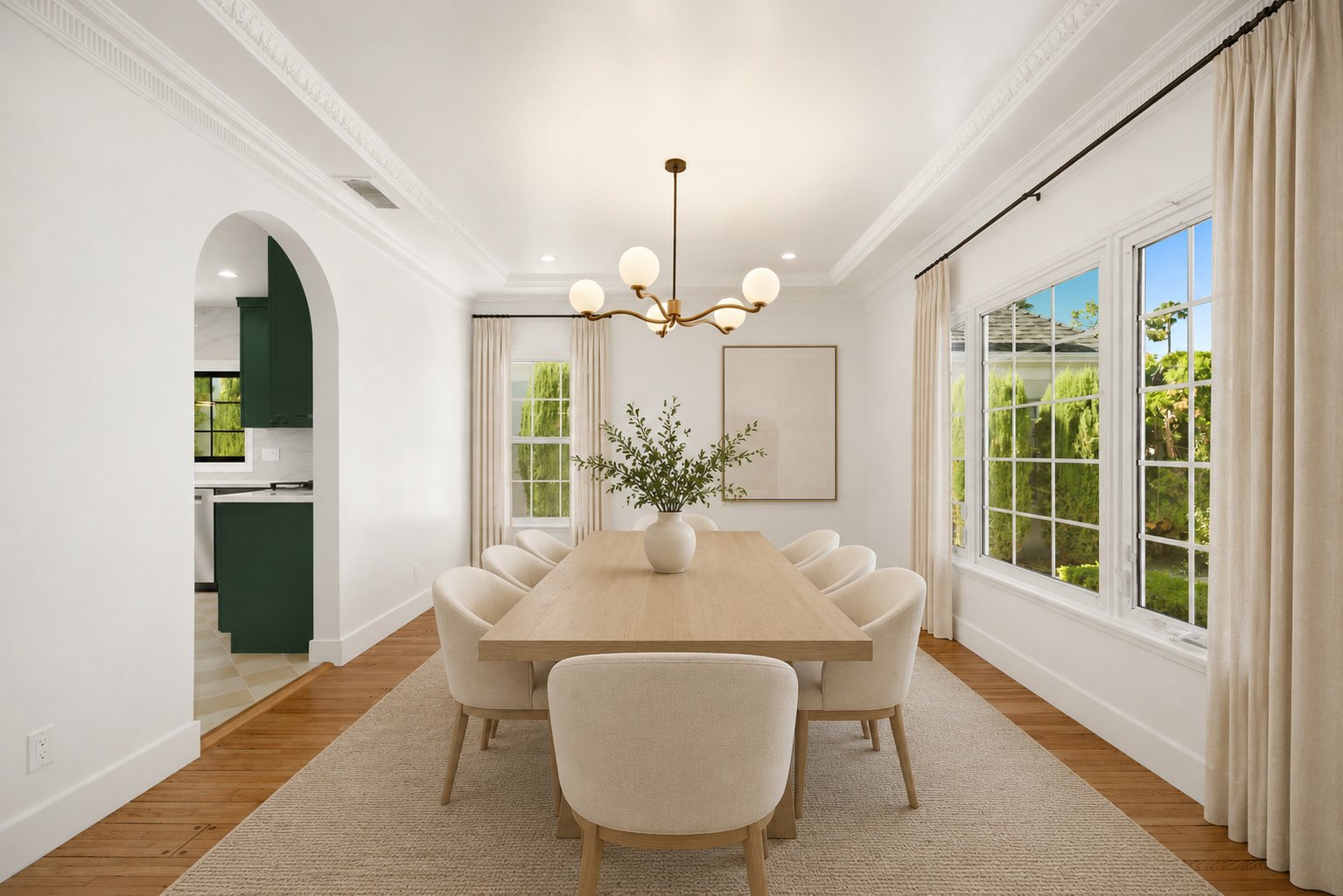 211 S Formosa Ave