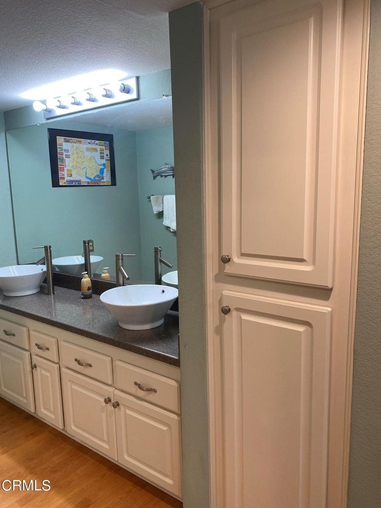 1616 Granville Ave, Unit 205