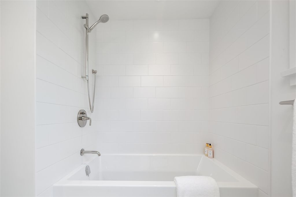 2180 W 43rd Ave, #101