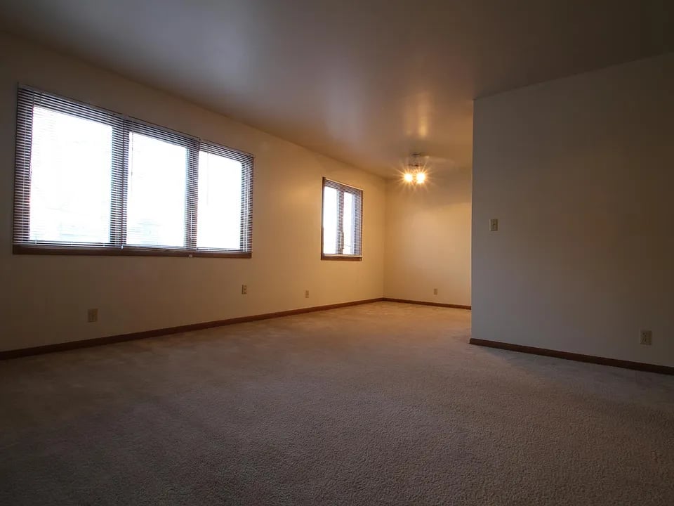 4810-12 Capitol Avenue