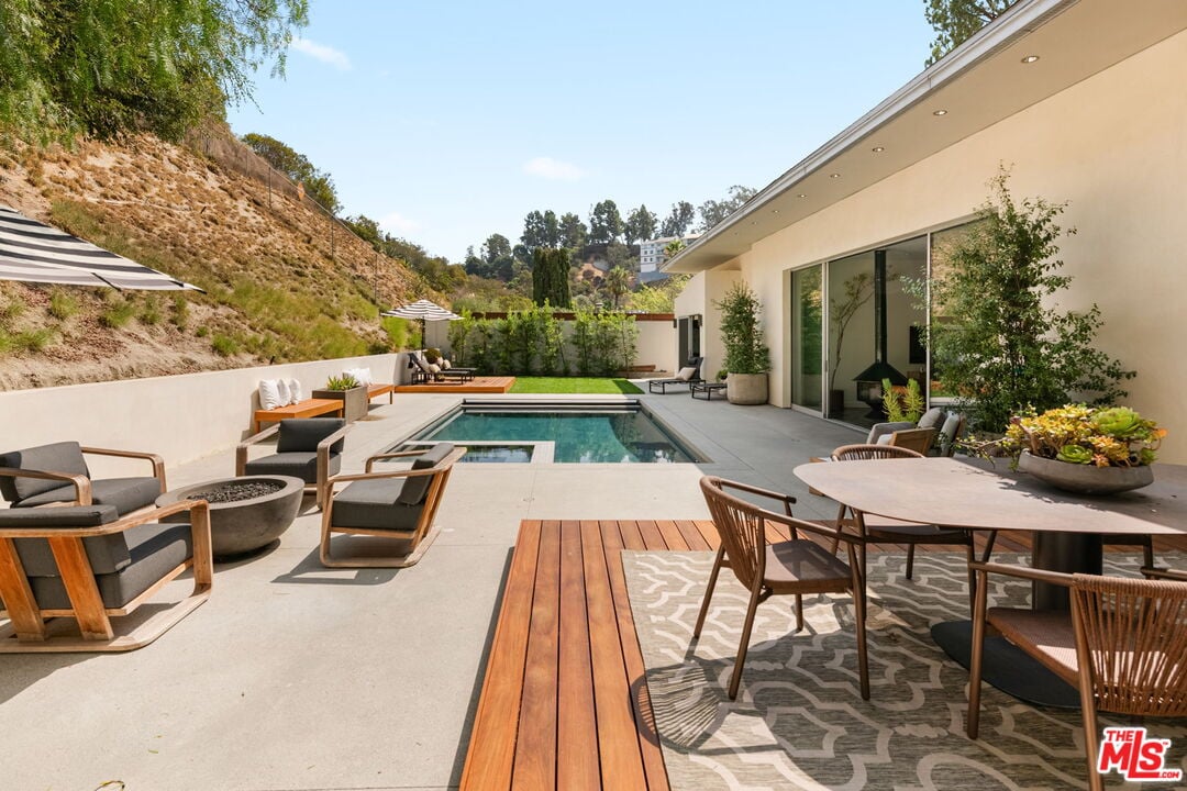 Northstar Pavilion, Amor Rd, 90046