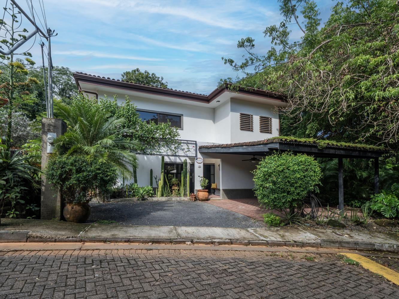 Casa Bosque | Modern 3-Bedroom Villa with Pool in Pacific Residences, Near Tamarindo