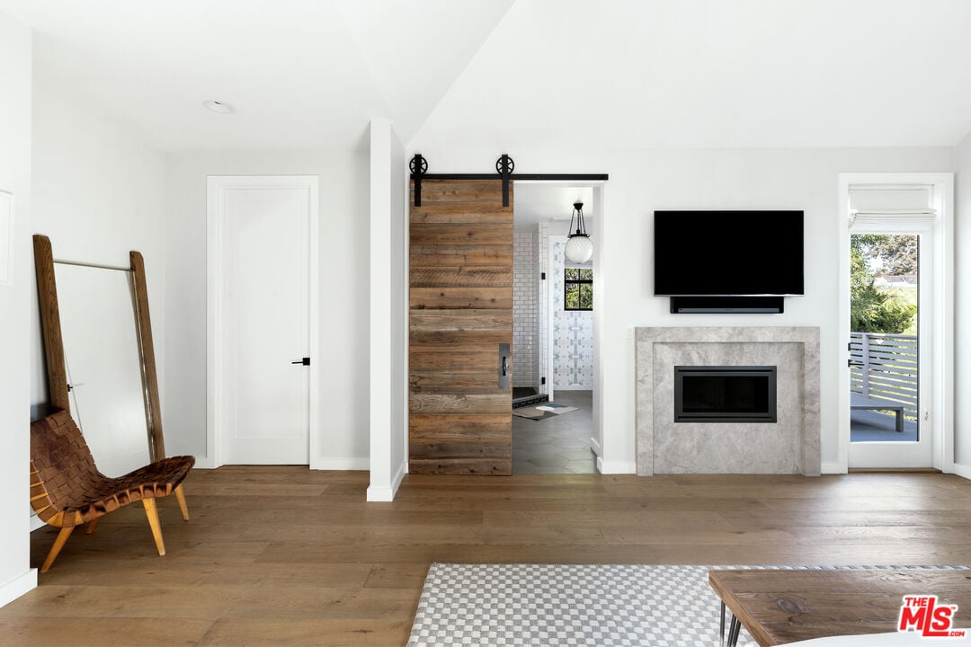 1088 Marco Pl