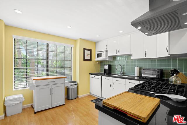 Updated Townhouse Style Condo