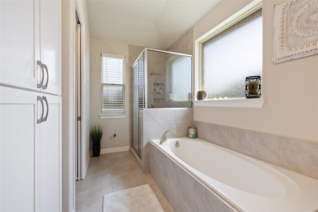 57 Briarwood Ln Bellville, Tx 77418