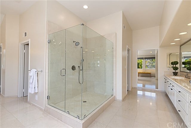 6652 Carriage Circle, Huntington Beach 