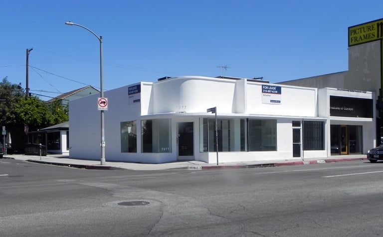 Bright & Open West Hollywood Creative Retail Studio on Melrose Avenue For Lease!