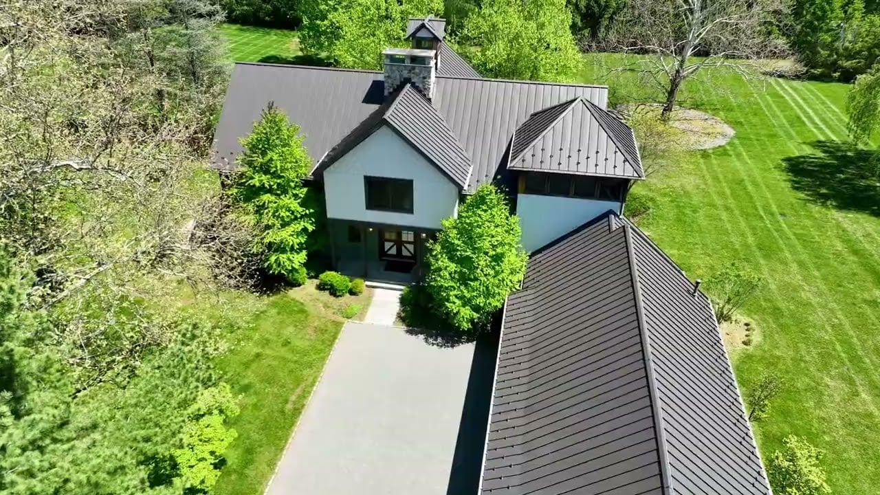 89 Mosle Rd, Far Hills