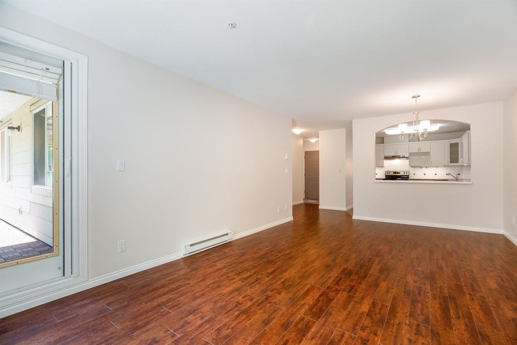 121 Shoreline Cir, #408