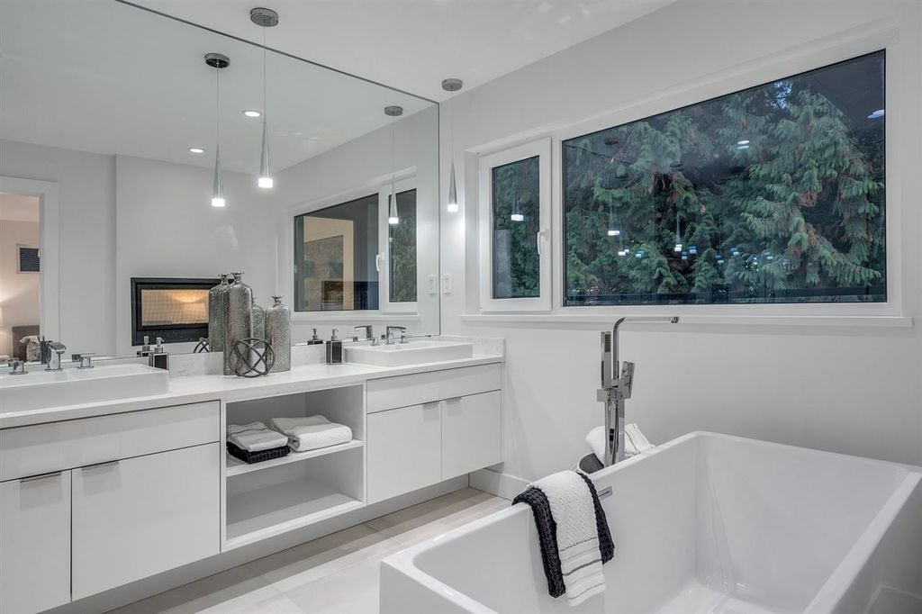 1415 Woods Dr