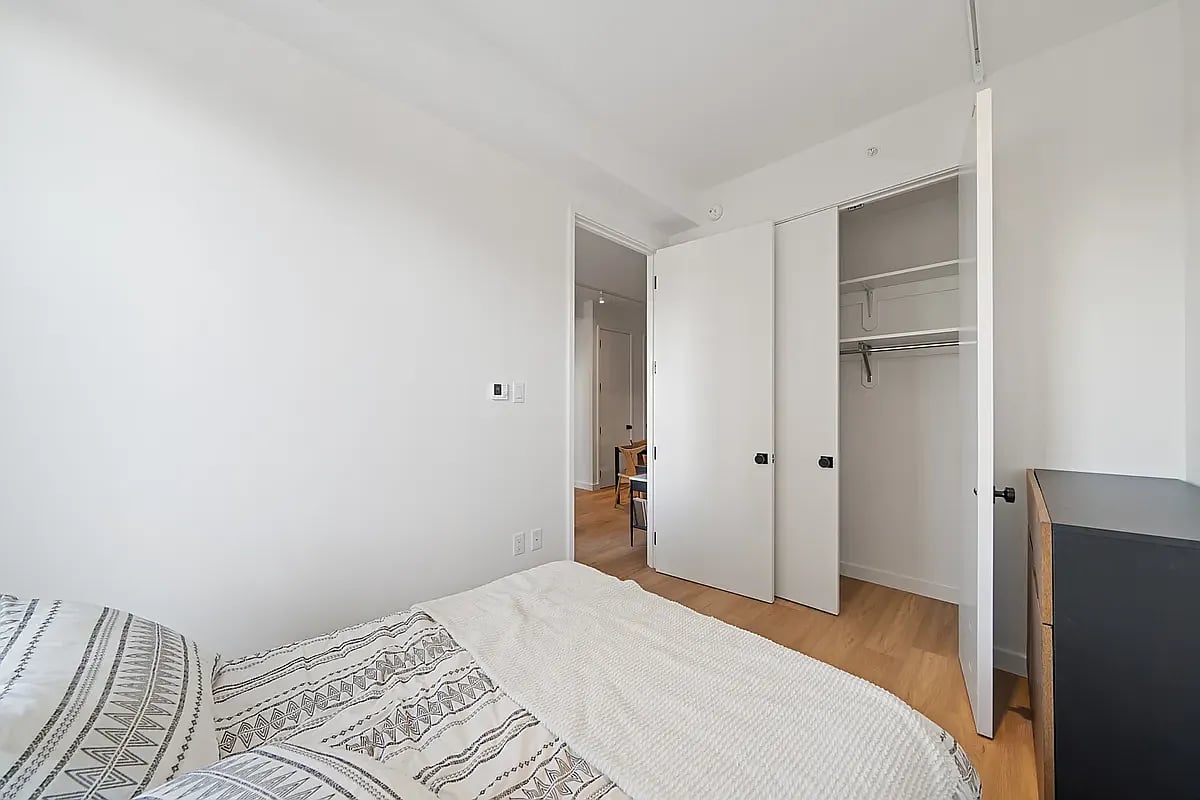 931 Carroll Street 1605