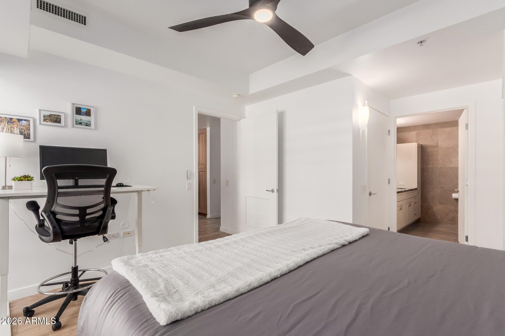 7161 E Rancho Vista Dr, #2015
