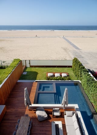 547 Palisades Beach Road