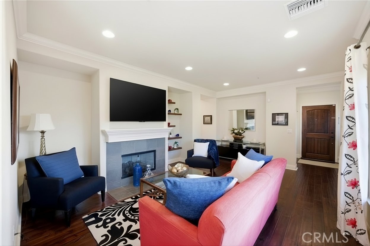 2454 Oswego #301