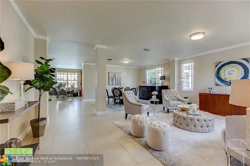 1612 Blue Jay Cir