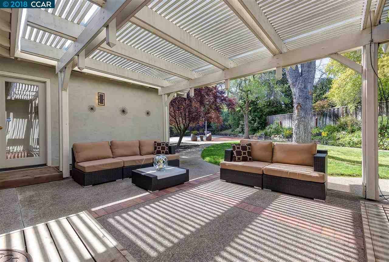 1853 Del Rio Dr