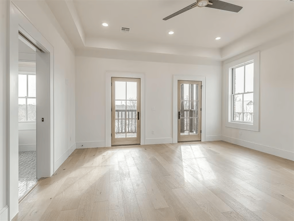 The Ultimate Lakefront Retreat on Water Street – Carlton Landing, Oklahoma - Wyatt Poindexter - The Agency