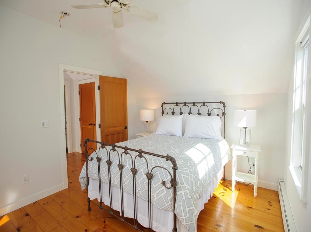 23 Black Point Rd