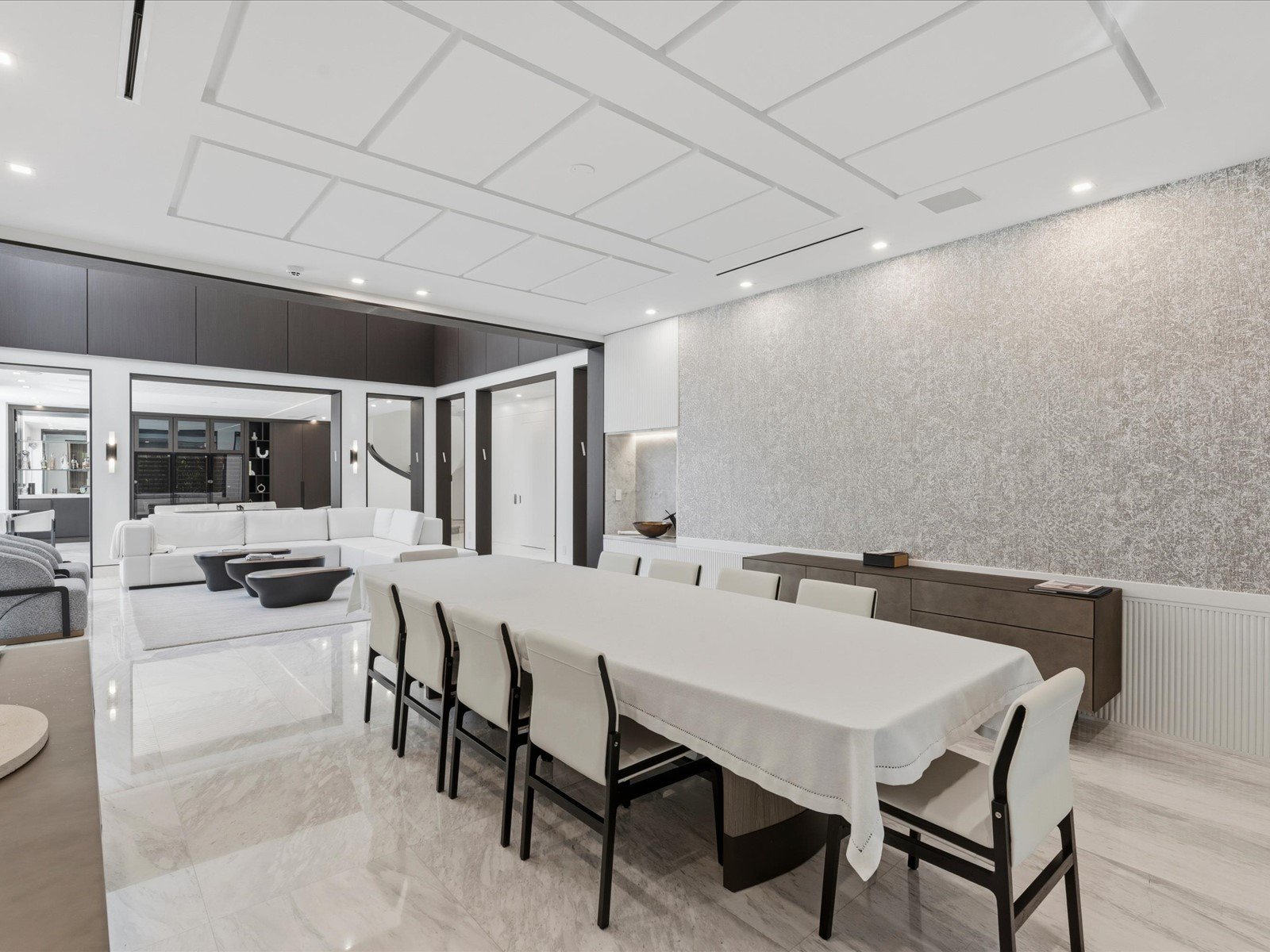 70 Camden Dr, Bal Harbour