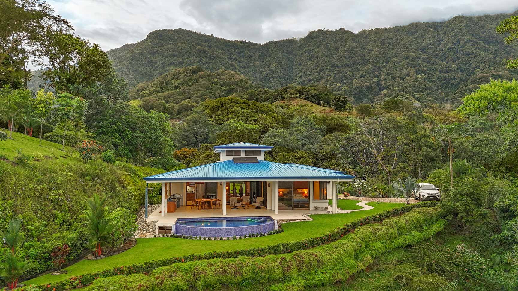 Private 2-Bed Hacienda with Ocean & Mountain Views, Pool & Development Potential in Ojochal