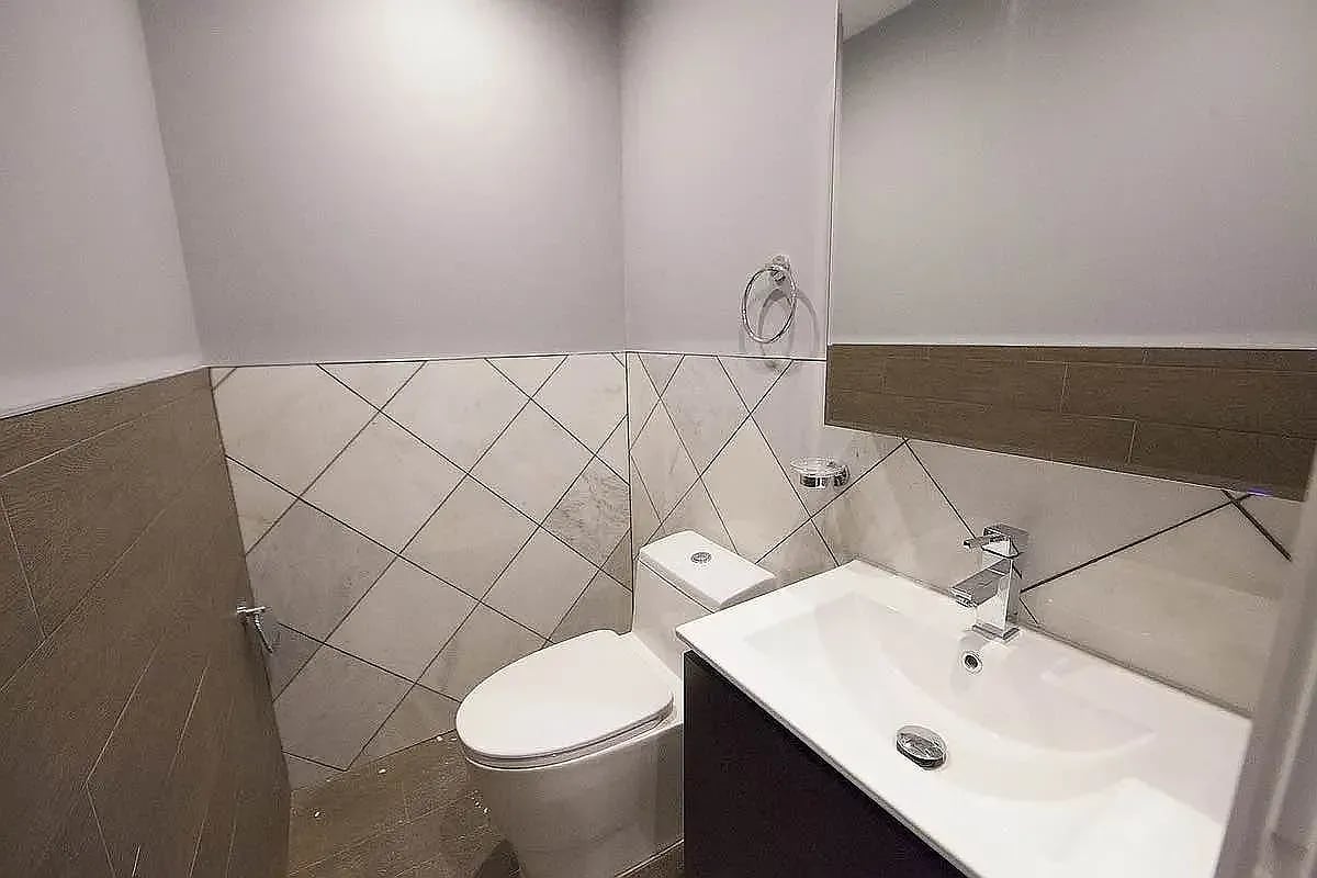 613 Woodward Ave 3C