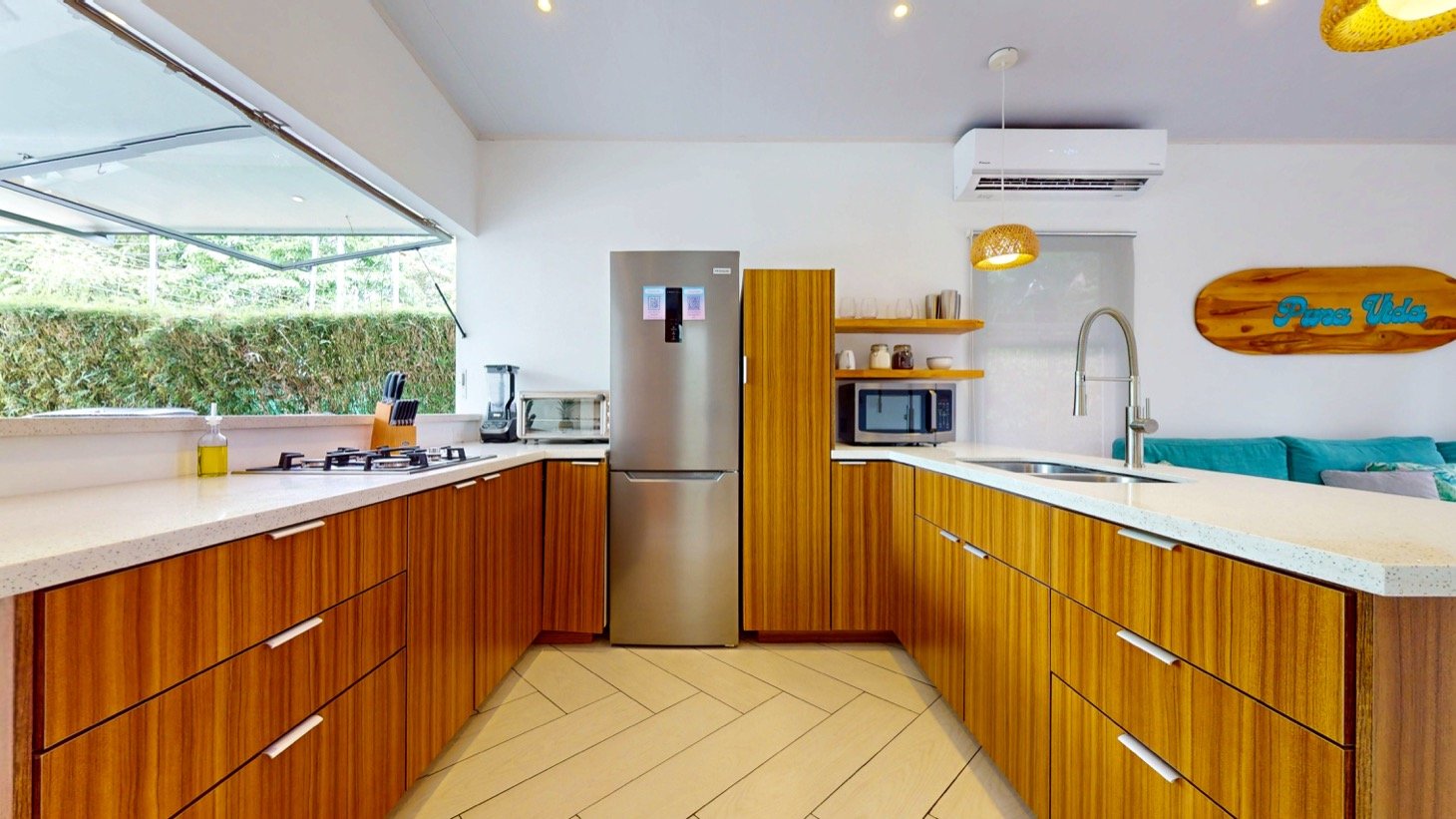 Turnkey Home for Sale in Bahía Uvita, Costa Rica – Walk to the Beach and Marino Ballena National Park