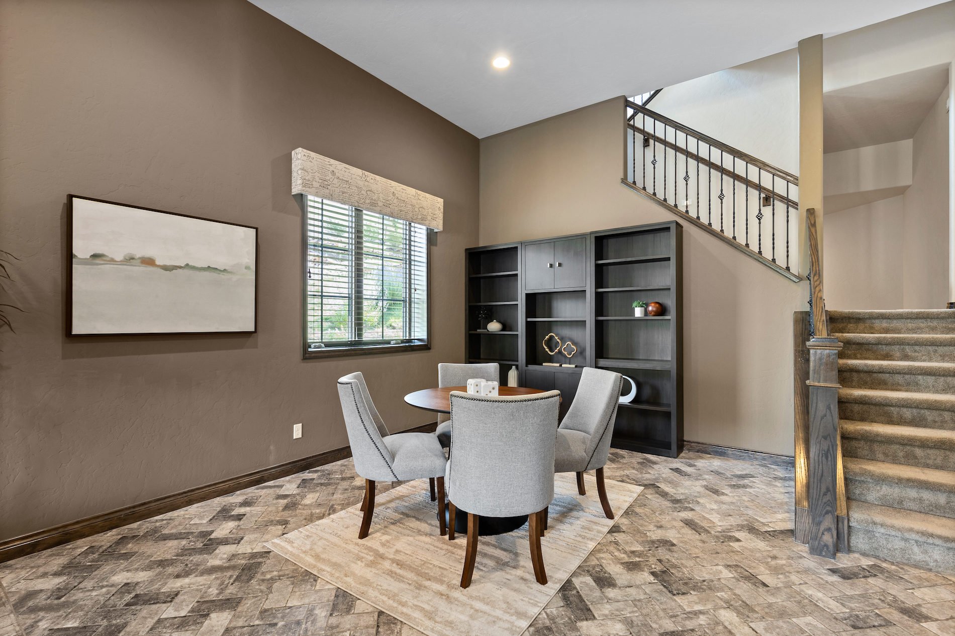 8122 Raphael Lane