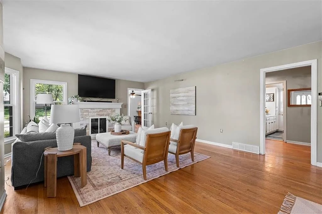 8301 Shawnee Mission Pkwy