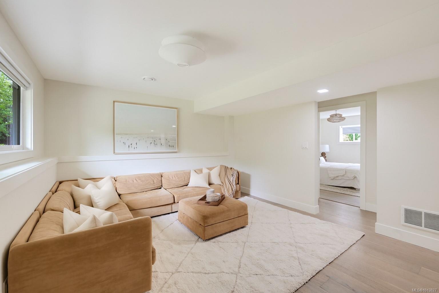 2091 Stonehewer Pl