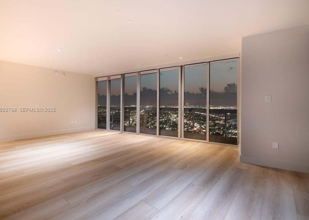 465 Brickell Ave #5701