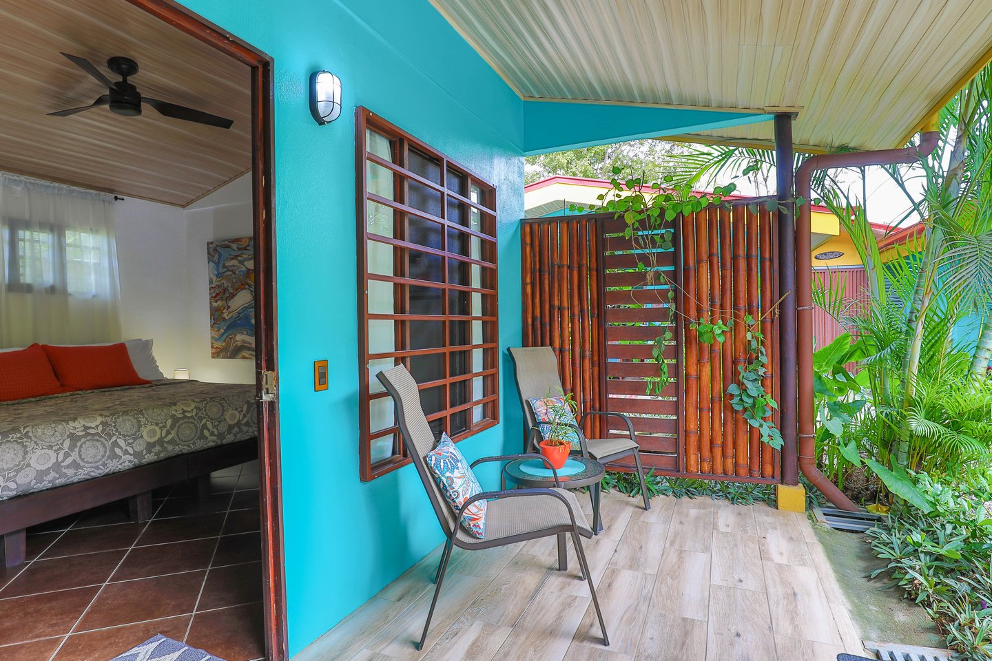 SUCCESSFUL BOUTIQUE HOTEL WITH OWNER’S HOME BY THE BEACH IN UVITA