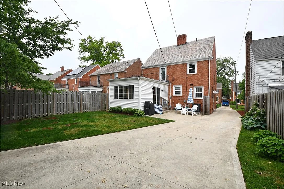 2482 Traymore Rd