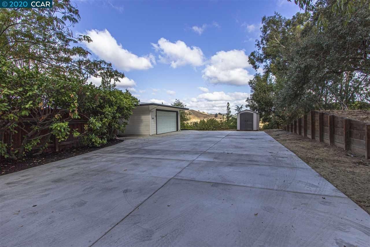3258 Judith Ln