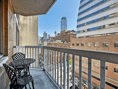 50 Lexington Ave APT 8D