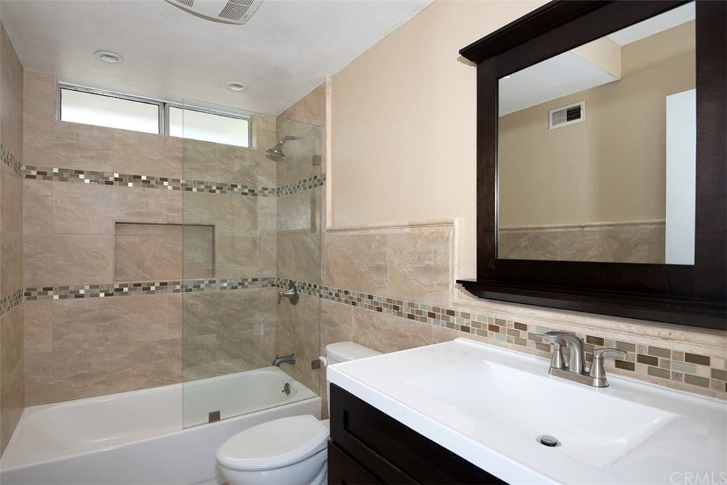 12 Birchwood Ln