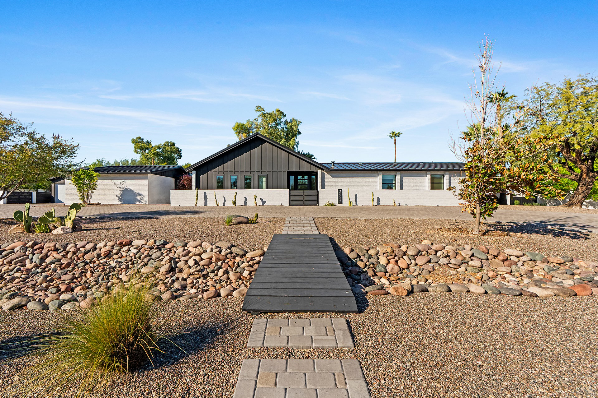 3842 E SAN MIGUEL Avenue, Paradise Valley