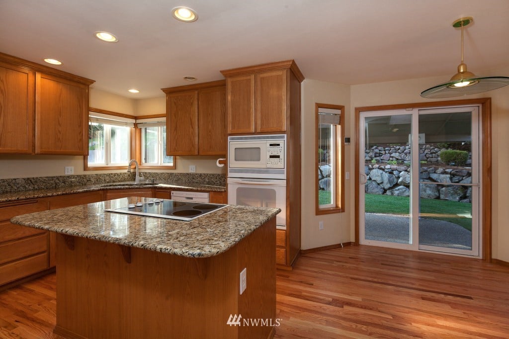 21806 34th Ave W