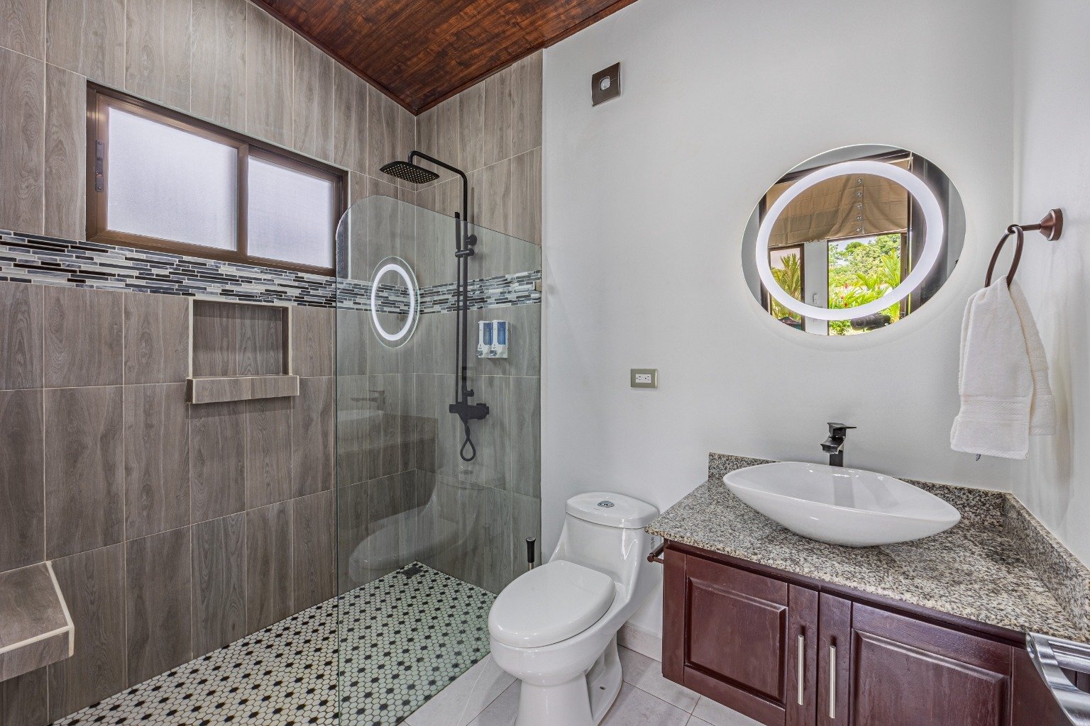 Incredible turnkey investment opportunity, 3 Rental villas, and a 2 Bedroom Home with a large pool.