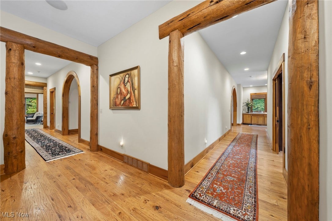 805 Cascades Dr