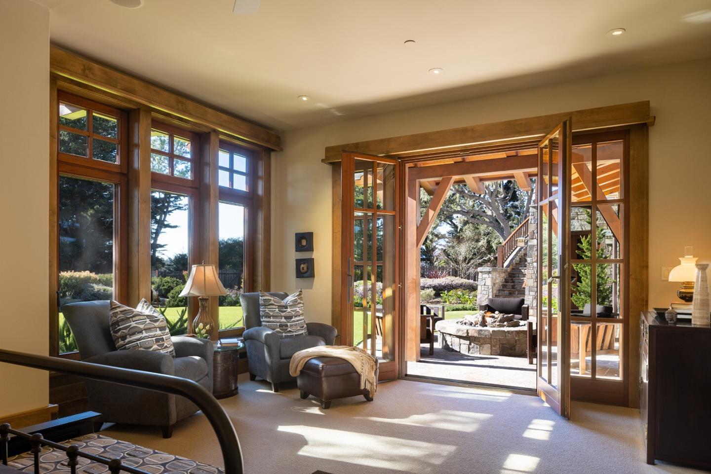 3210 Whitman Lane
